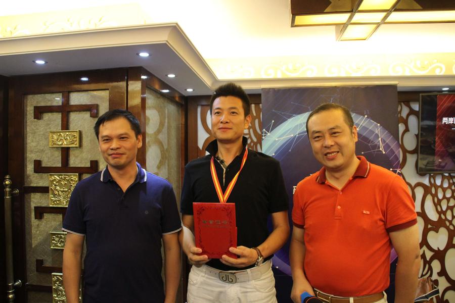 考察团参观了位于沙田的香港科学园,香港产学研合作促进会谭伟豪会长